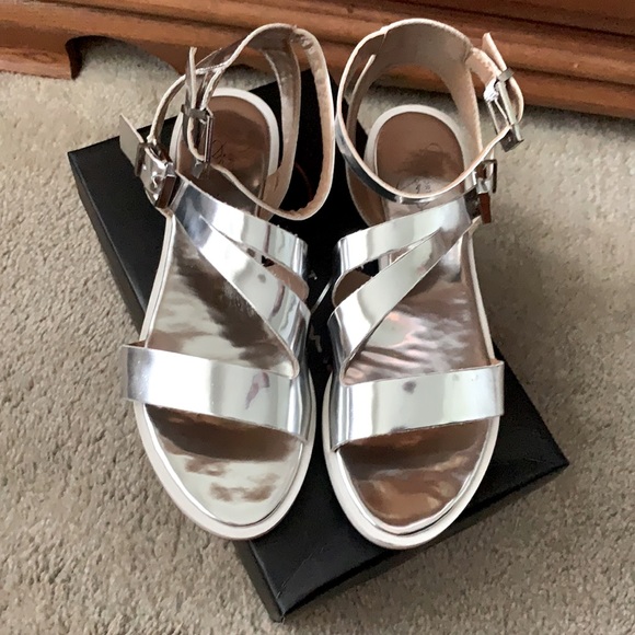 Report signature ZICCO metallic gladiator sandals - Picture 4 of 8